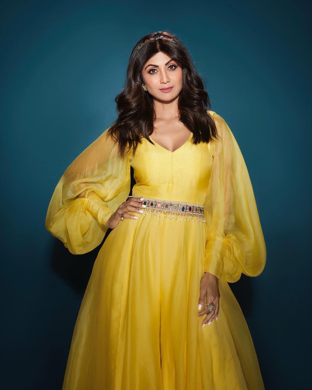 INDIAN ACTRESS SHILPA SHETTY IN YELLOW GOWN